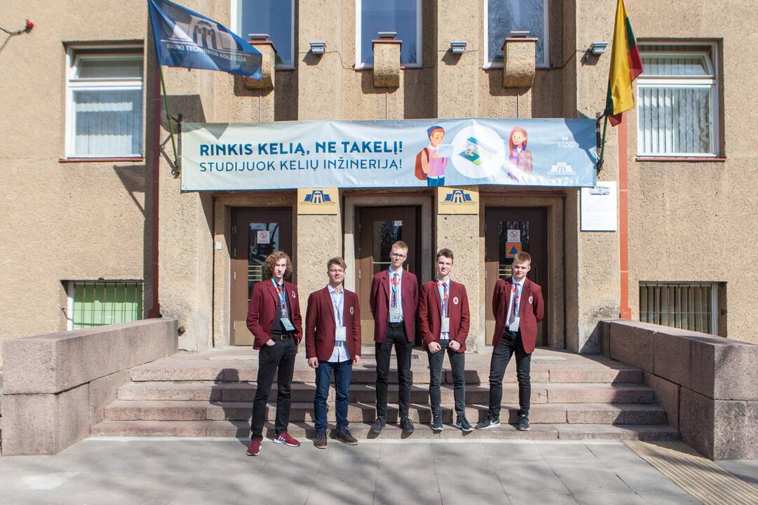 Naudinga: Kauno regiono moksleiviai renginyje pagilino inžinerines žinias.