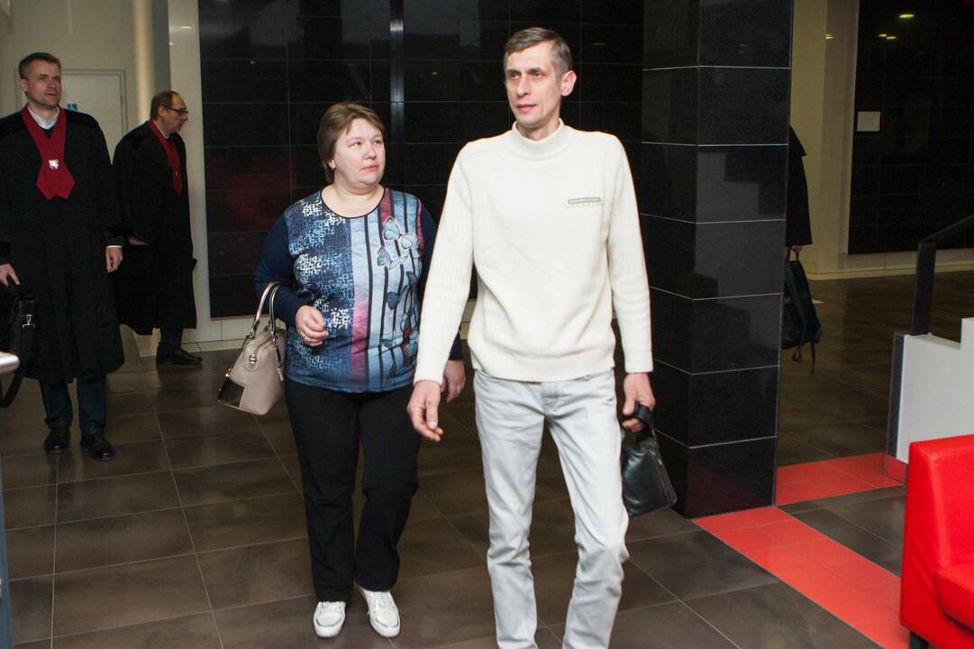 Danguolė Bagdonienė (kairėje), Renata Glavickienė su savo sutuoktiniu Aidu 