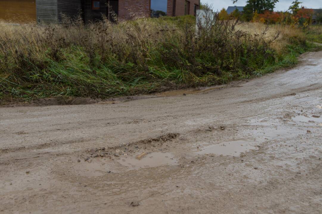 Vaizdas: dalis Technikumo gatvės nusėta duobių.