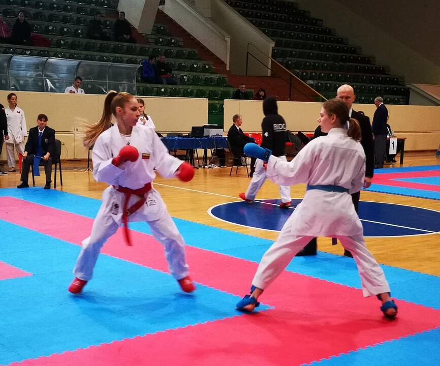 Varžovai: Lietuvos olimpinės karatė čempionate dalyvavo 70 sportininkų iš 21 klubo.