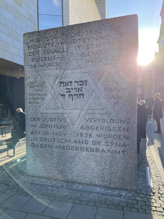 Kraupu: Kissingerių (Kissinger) šeima 1941 m. buvo išvežta iš Miuncheno ir sušaudyta IX forte.