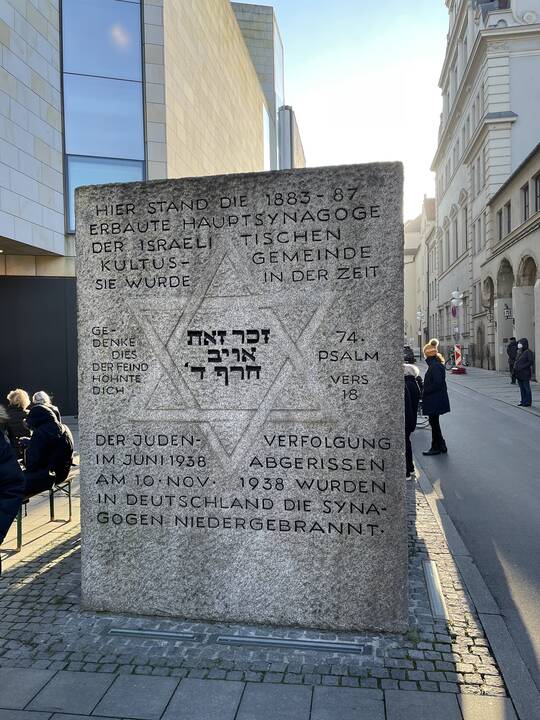 Kraupu: Kissingerių (Kissinger) šeima 1941 m. buvo išvežta iš Miuncheno ir sušaudyta IX forte.
