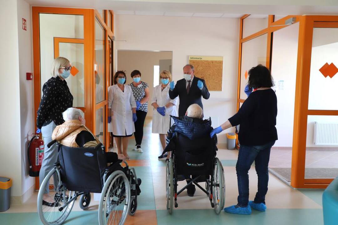 Paskirtis: "Rokų gerovė" – socialinės globos įstaiga, teikianti kokybišką ilgalaikę ir trumpalaikę socialinę globą su medicinine priežiūra senyvo amžiaus asmenims.