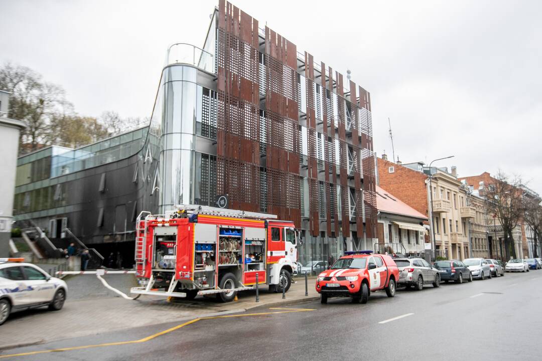 Kaune degė verslo centro „Capital“ pastatas