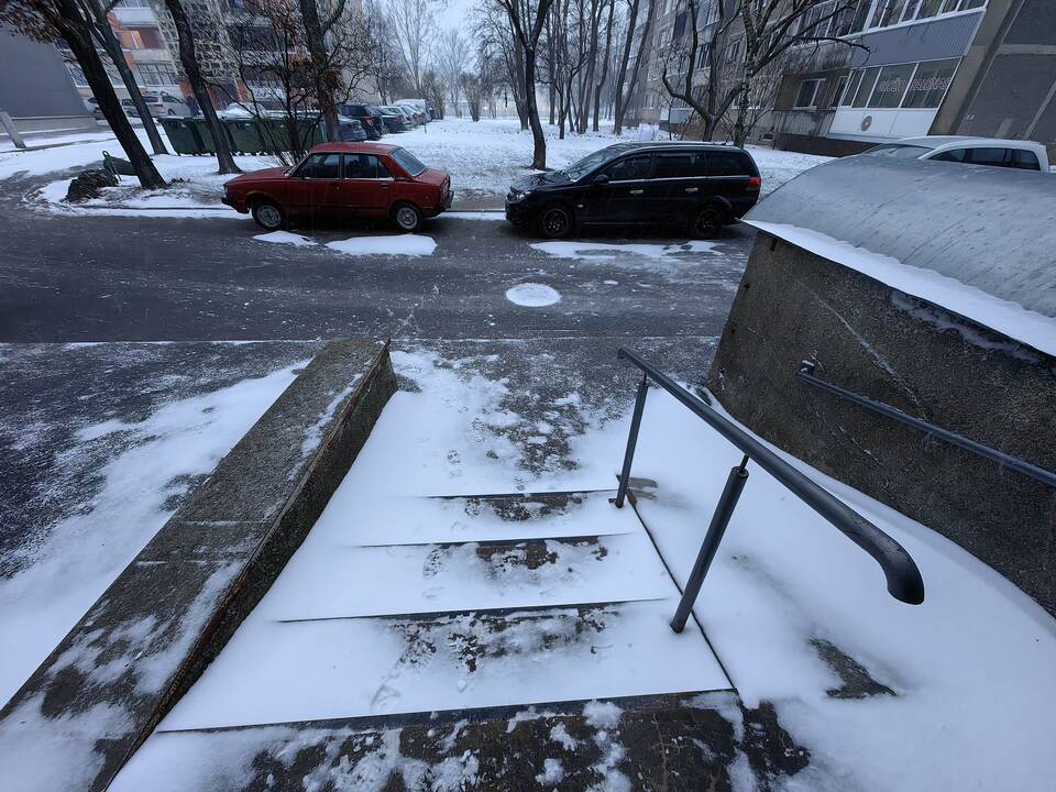 Kauną nuklojo sniegas