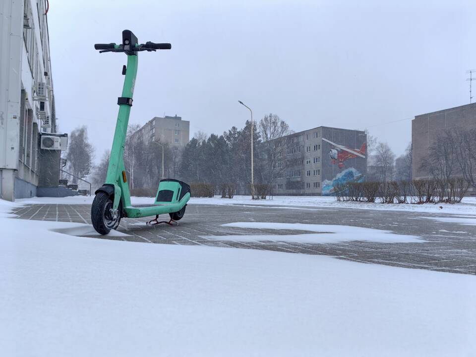 Kauną nuklojo sniegas