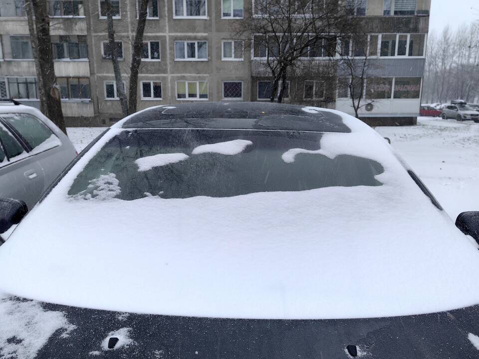 Kauną nuklojo sniegas