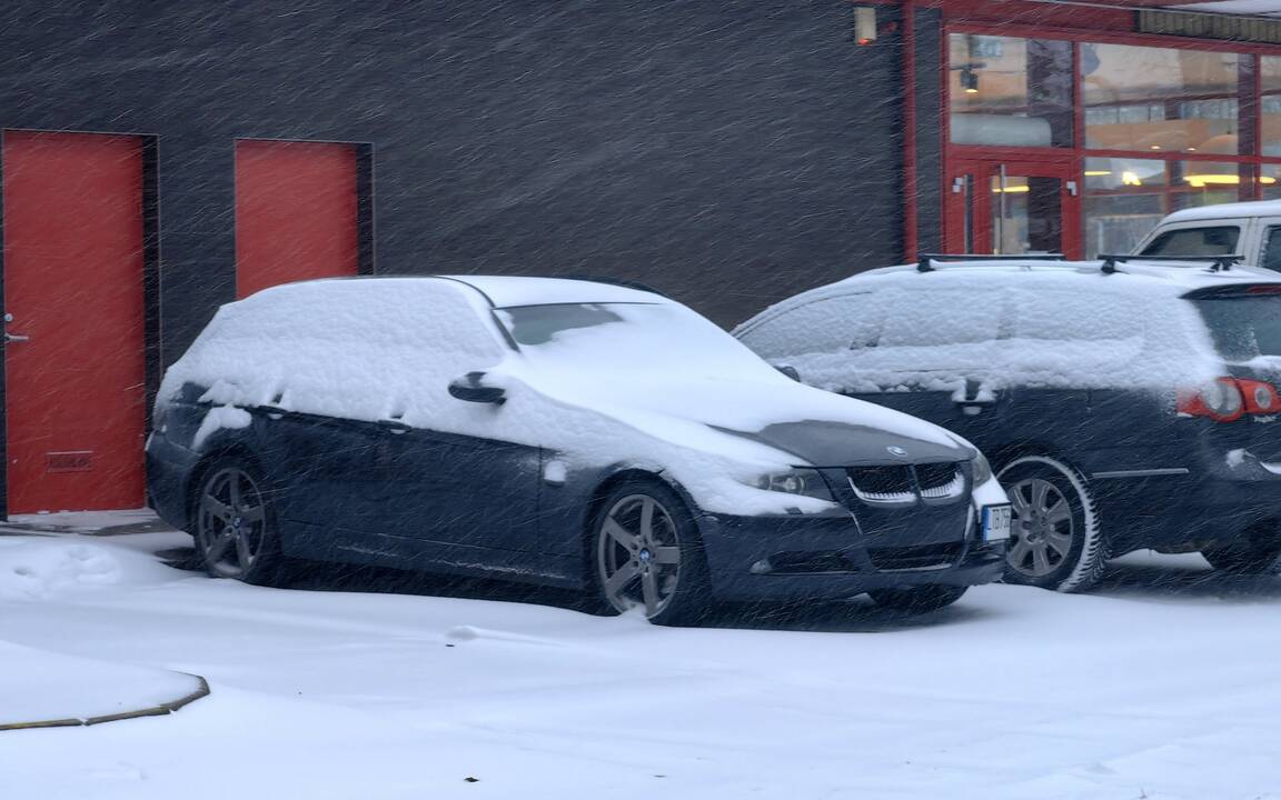 Kauną nuklojo sniegas