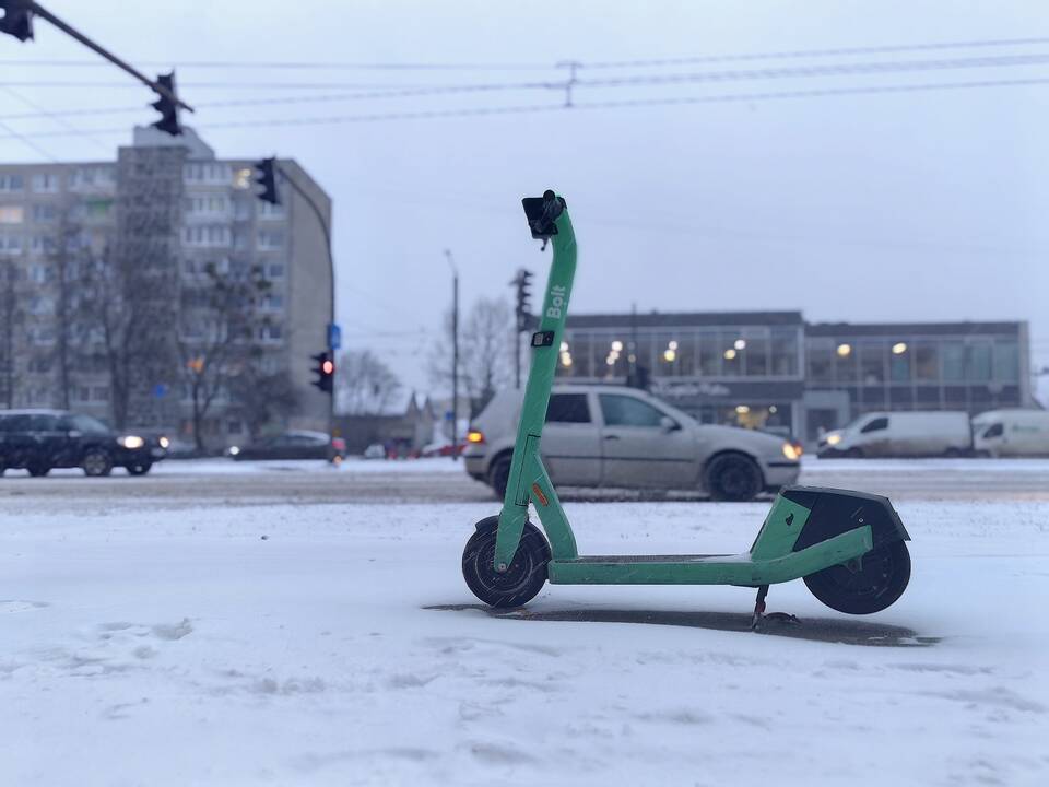 Kauną nuklojo sniegas