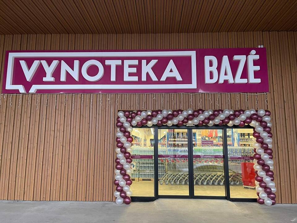 Nauja: parduotuvė „Vynoteka Bazė“ įsikūrė Kaune, prekybos miestelio „Urmas“ Žaliojoje galerijoje.