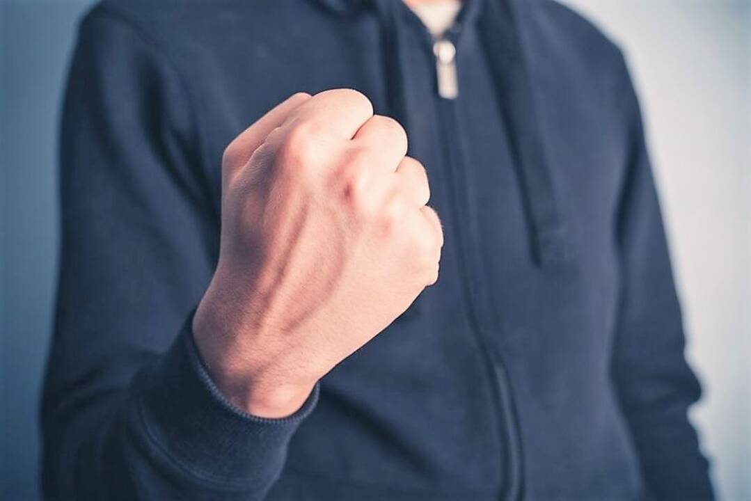 Smurto protrūkis Kaune: pusamžį vyrą sumušė į jo namus atėję jaunuoliai