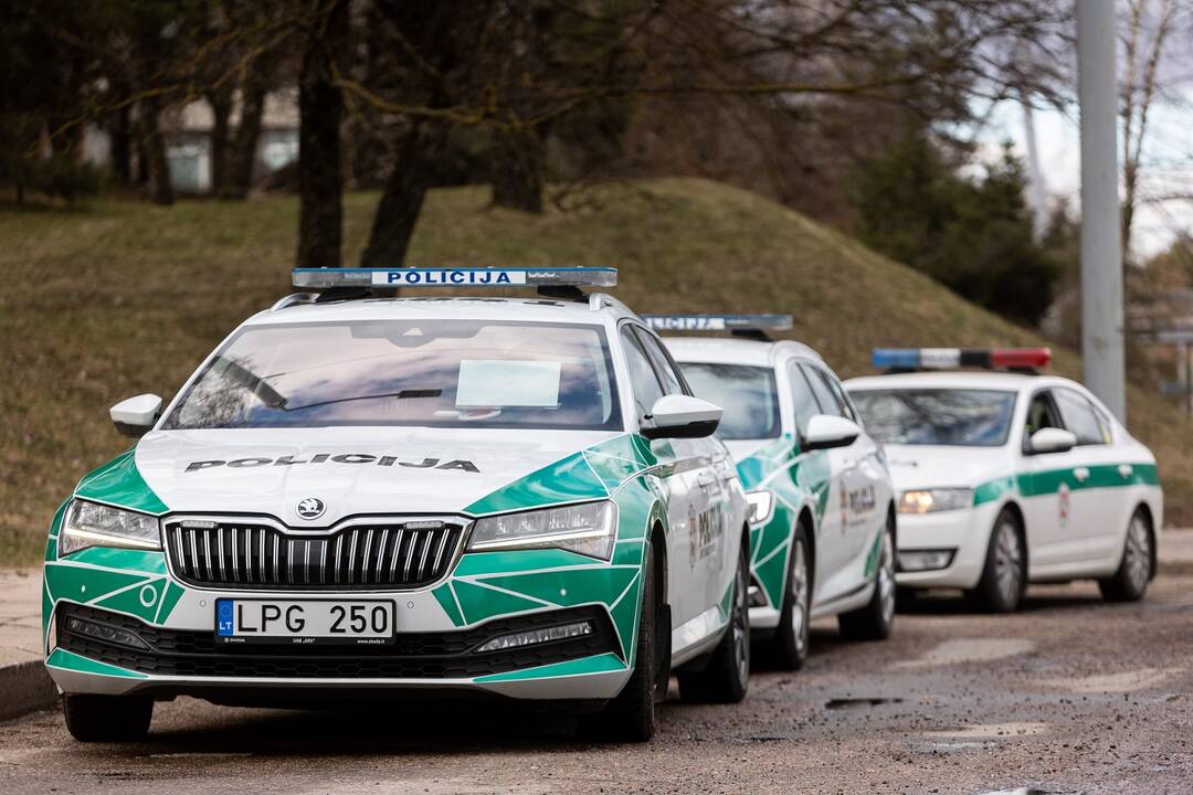 Šilainiuose siautė vagys: iš daugiabučio kiemo nuvarė „Toyotą“ už 30 tūkst. eurų