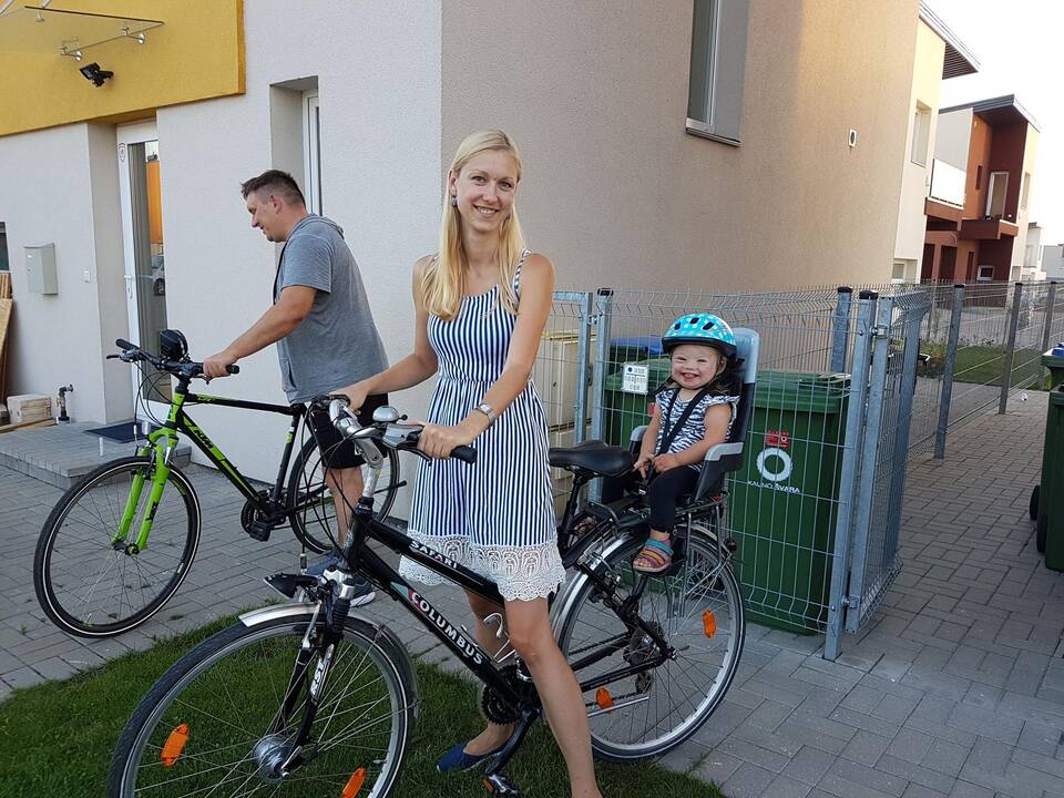 Odrė su tėveliais ir sesute