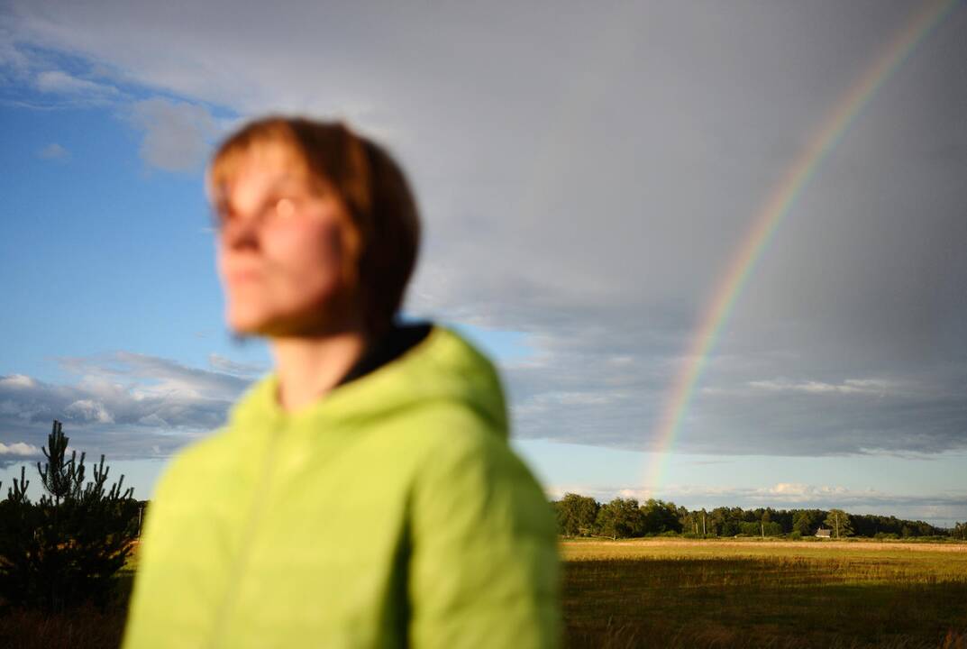 Svarbu: neregiams fotografija nieko nesako, tačiau Laura ir kūrėjas neabejojo parodos nauda matantiems.