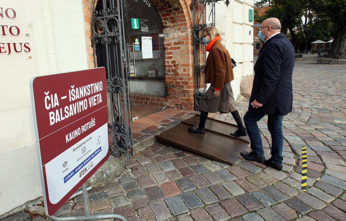 Seimo rinkimuose iš anksto balsavo Kauno meras V. Matijošaitis