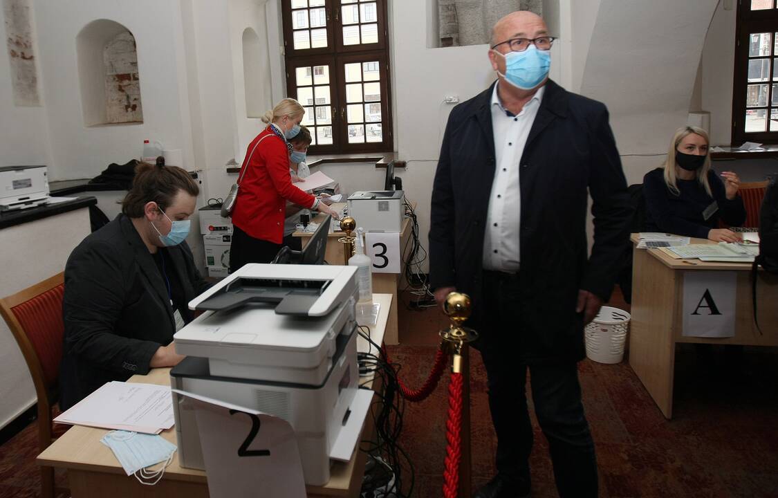 Seimo rinkimuose iš anksto balsavo Kauno meras V. Matijošaitis