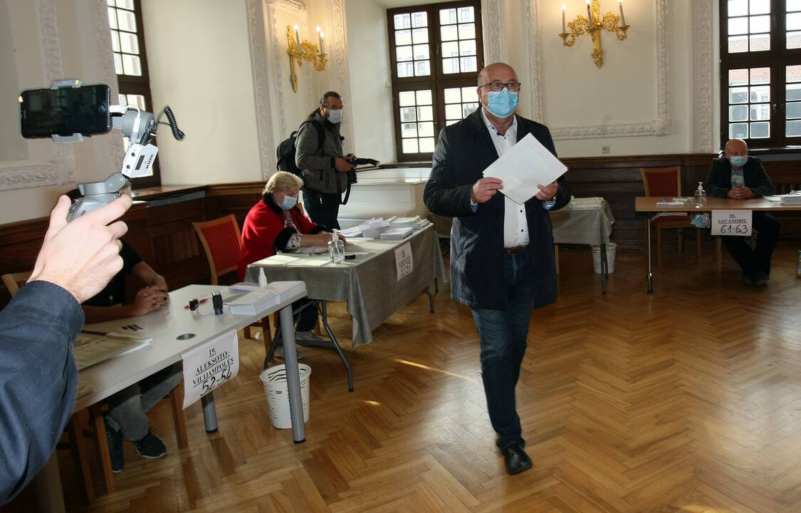 Seimo rinkimuose iš anksto balsavo Kauno meras V. Matijošaitis