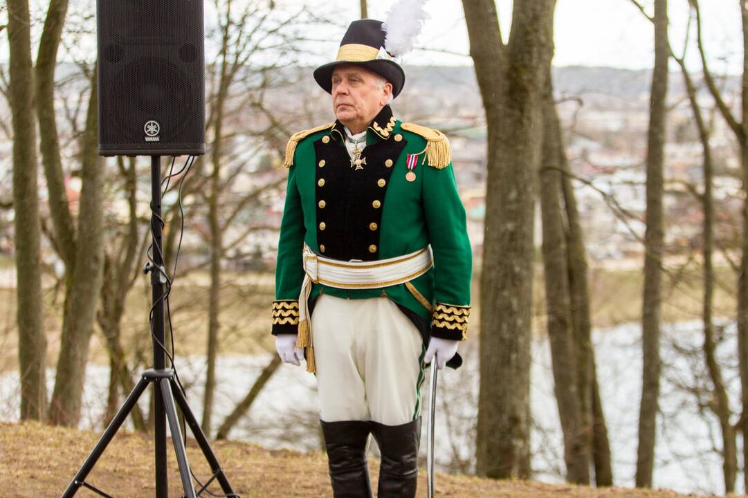 Atidengta Napoleono žygį per Nemuną žyminti lenta