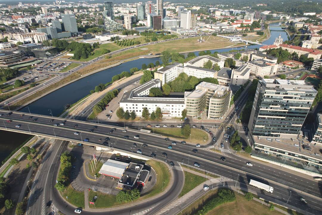 Planai: šiuo metu jau paskelbtas tarptautinis architektūrinis-urbanistinis konkursas suprojektuoti ministerijų miestelį. Planuojama, kad po poros metų į jį pradės keltis pirmosios valdžios įstaigos.