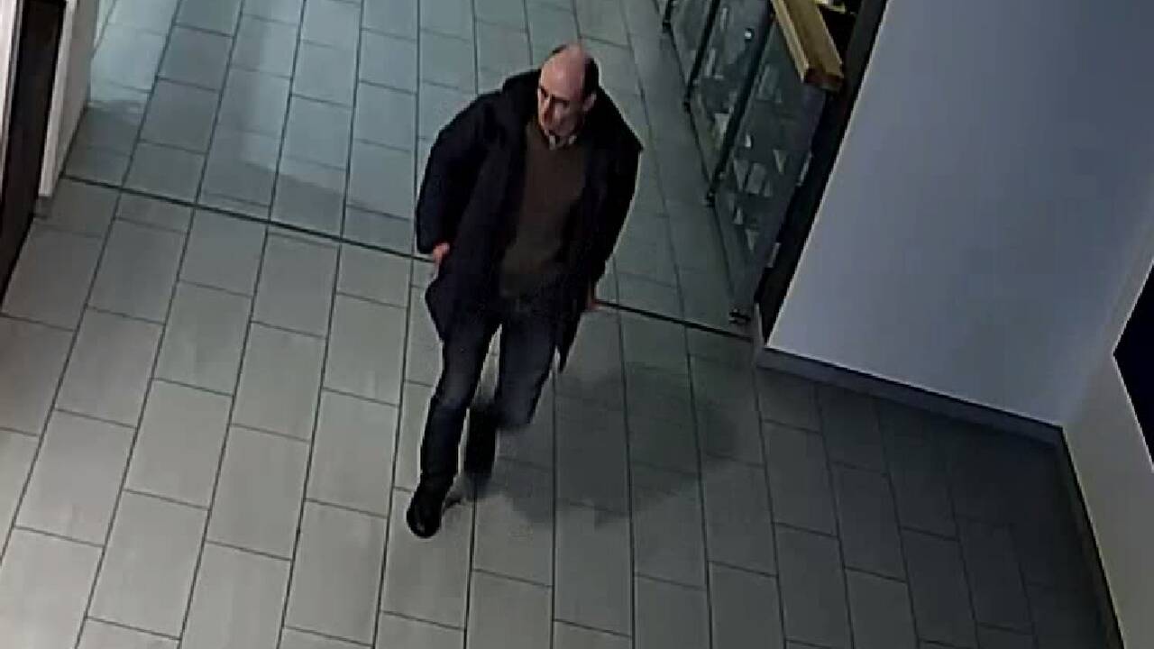 Pareigūnai aiškinasi, kas iškraustė svetimų drabužių kišenes