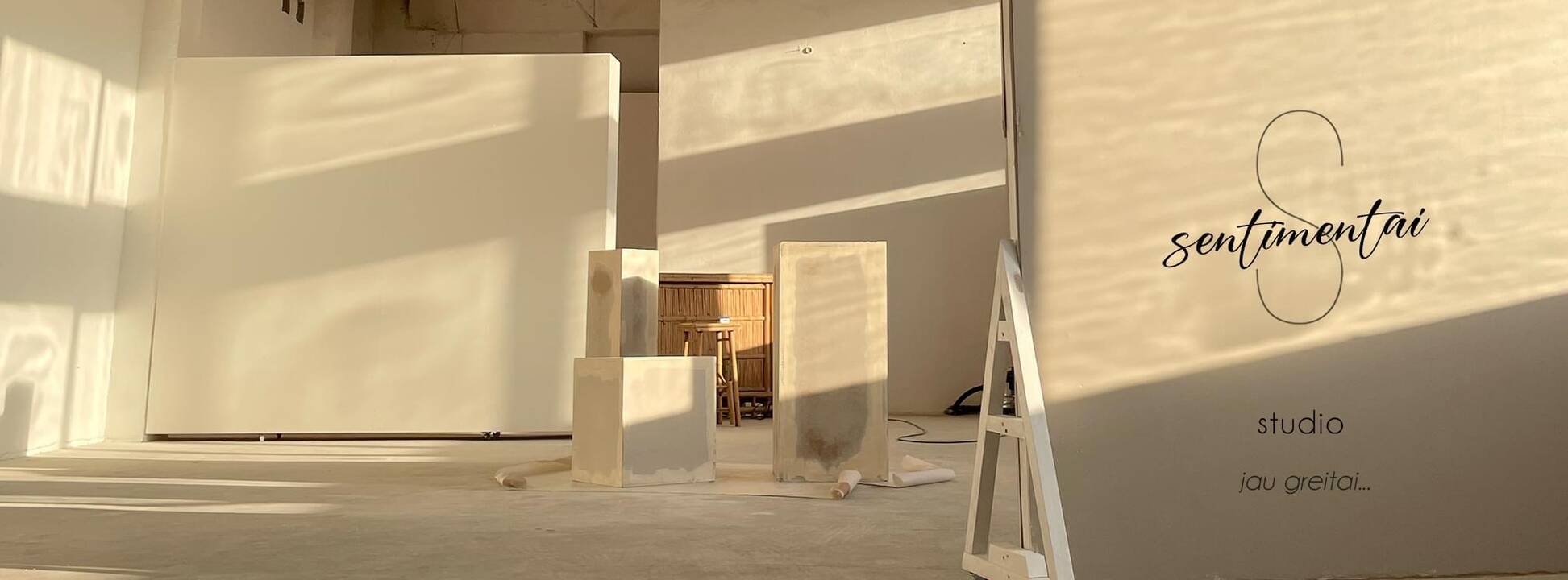 Universalios: nors tikino, kad mieliau fotografuoja kitus, nei pačios tai daro, prieš fotoobjektyvą Indrė ir Monika jautėsi puikiai.