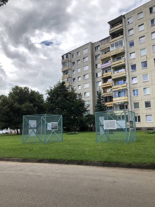 Įspūdis: Petrašiūnų daugiabučio kieme eksponuota vitražinė piešinių ir fotografijų paroda leido pajusti jūrą savo širdyje.
