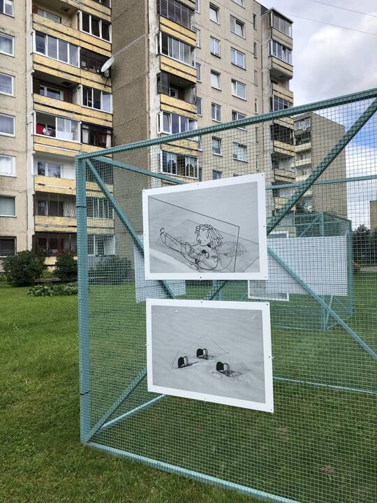 Įspūdis: Petrašiūnų daugiabučio kieme eksponuota vitražinė piešinių ir fotografijų paroda leido pajusti jūrą savo širdyje.