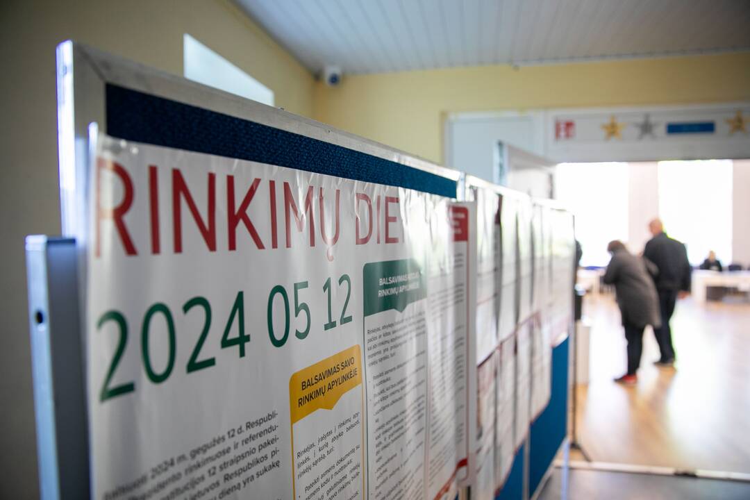 Lietuva renka prezidentą ir sprendžia dėl dvigubos pilietybės