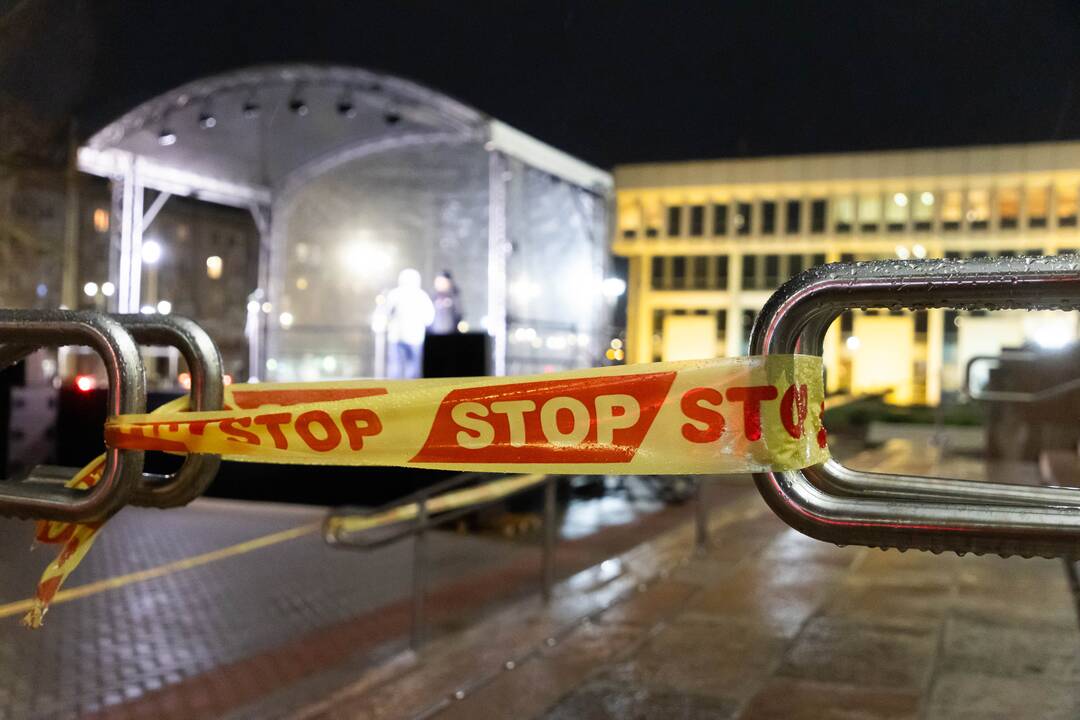 Protestas prie Seimo: „Dešimt tylos minučių“