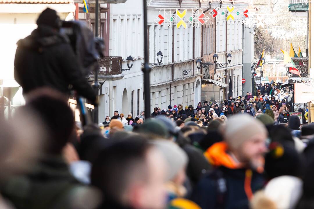 Vasario 16-osios minėjimas prie Lietuvos nepriklausomybės signatarų namų Vilniuje