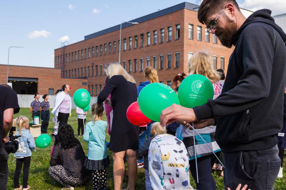 Policijos ir jojikų siurprizas ligoniukams