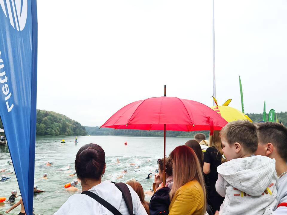 Išbandymas: Vilniaus plaukimo maratonas – asmeninis iššūkis kiekvienam dalyviui.