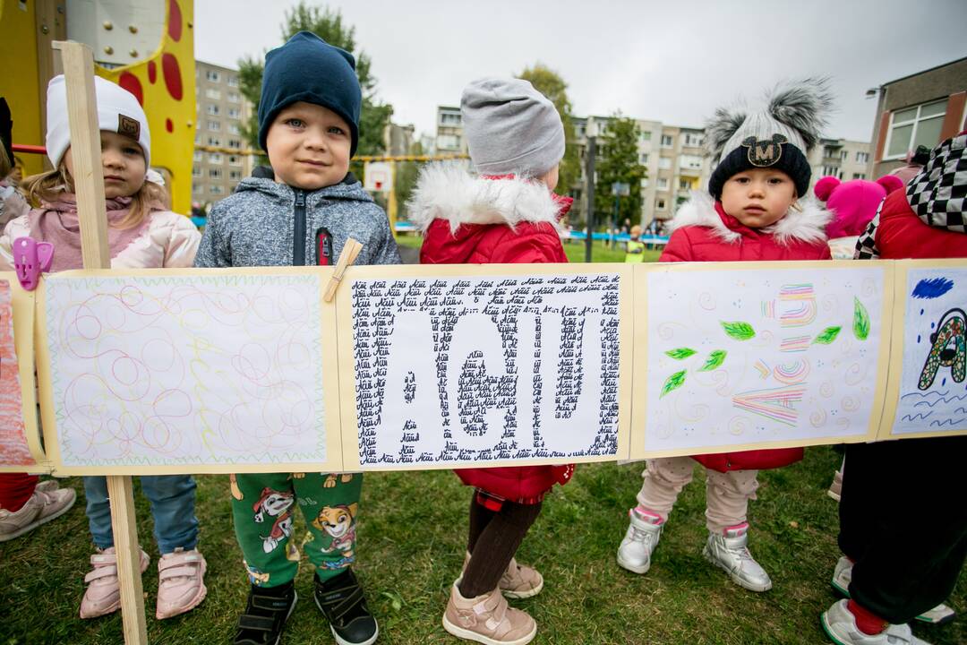Rekordinis mažųjų kauniečių sveikinimas mokytojams