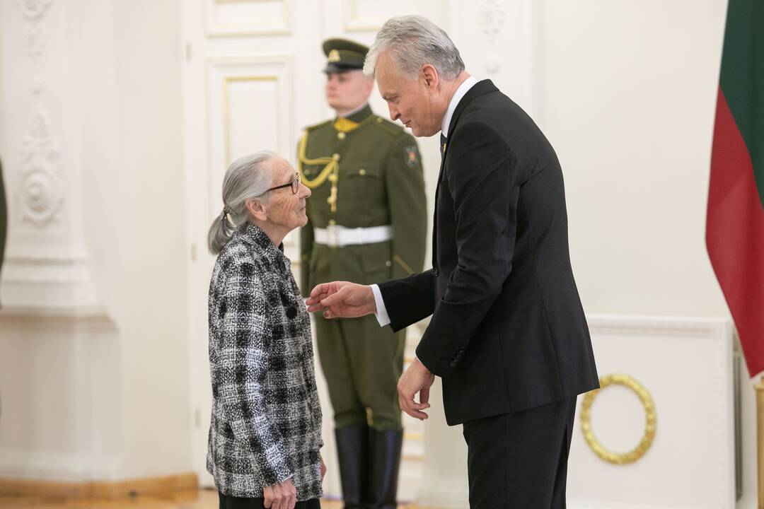 Valstybės apdovanojimų įteikimo ceremonija Lietuvos Prezidento rūmuose