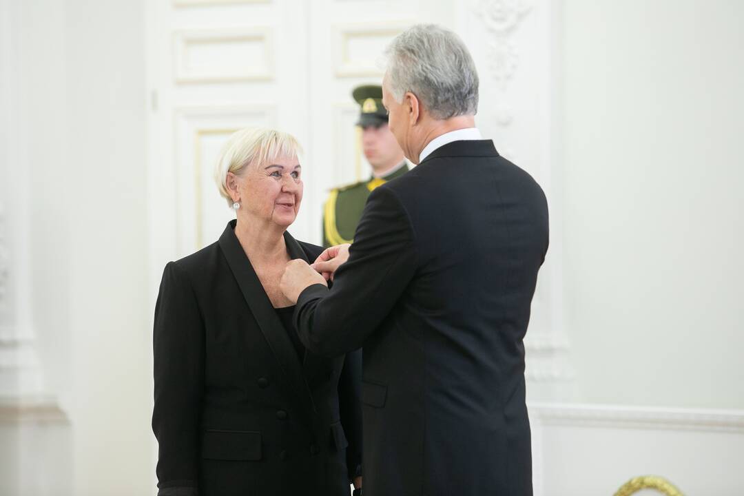 Valstybės apdovanojimų įteikimo ceremonija Lietuvos Prezidento rūmuose