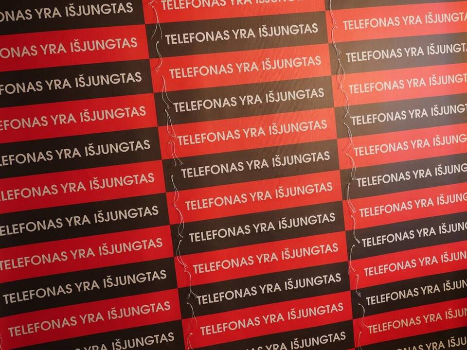 Raudonu kilimu – į vienatvės kalėjimą