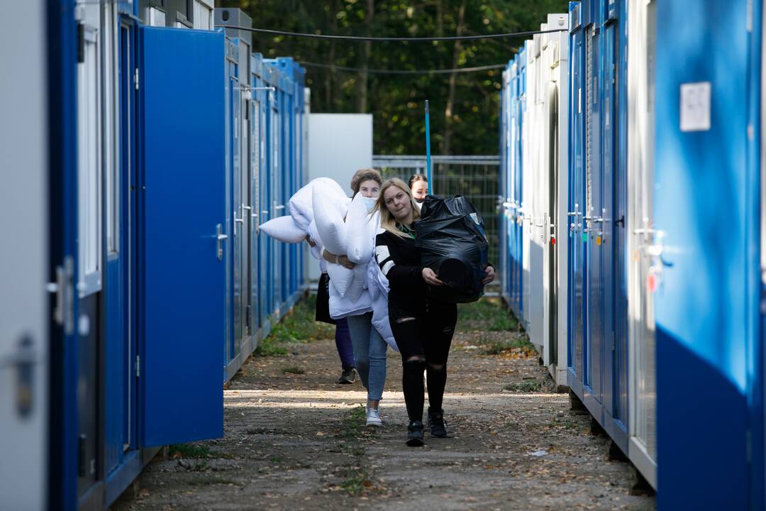 Išdalinta ketvirtadalis migrantams parengtų humanitarinių paketų