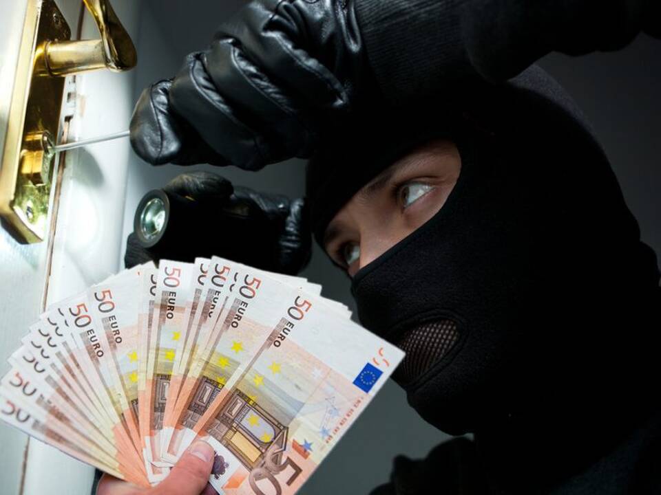 Į vilniečių namus įsibrovė vagys: dingo juvelyriniai dirbiniai, pinigai