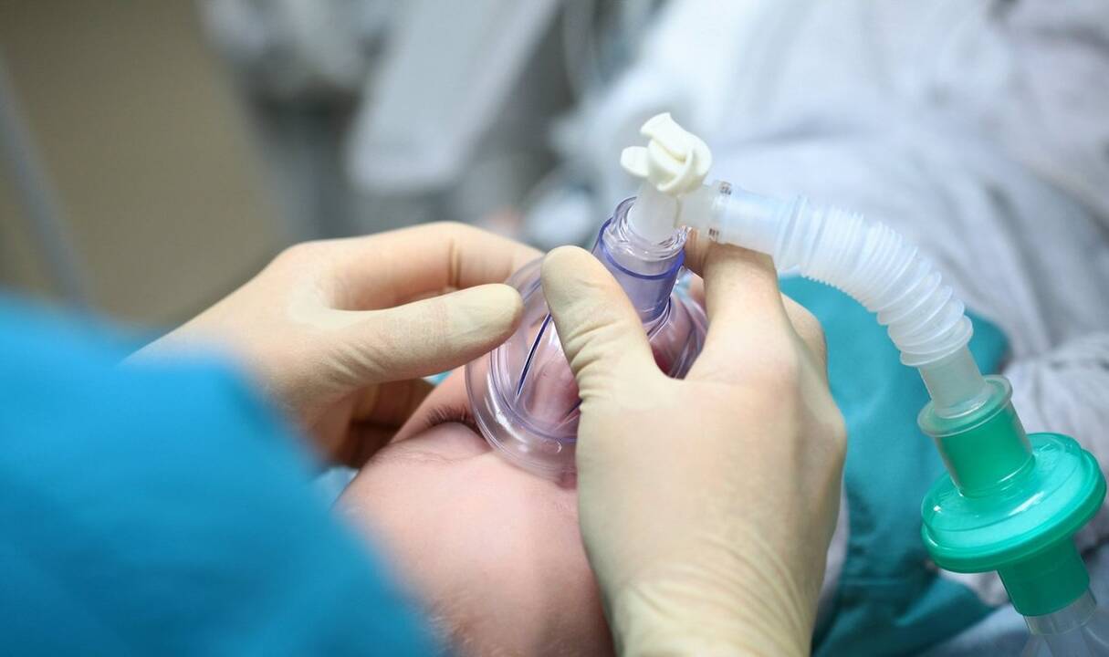 Versija: vaiko mirtis – galimai tėvų nepriežiūros, negebėjimo juo tinkamai rūpintis ir pasirūpinti, kad būtų laiku suteikta profesionali medicininė pagalba, rezultatas.