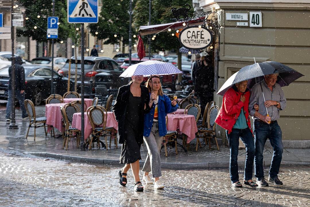 Orai: temperatūra kils, bet skėčių dar prireiks