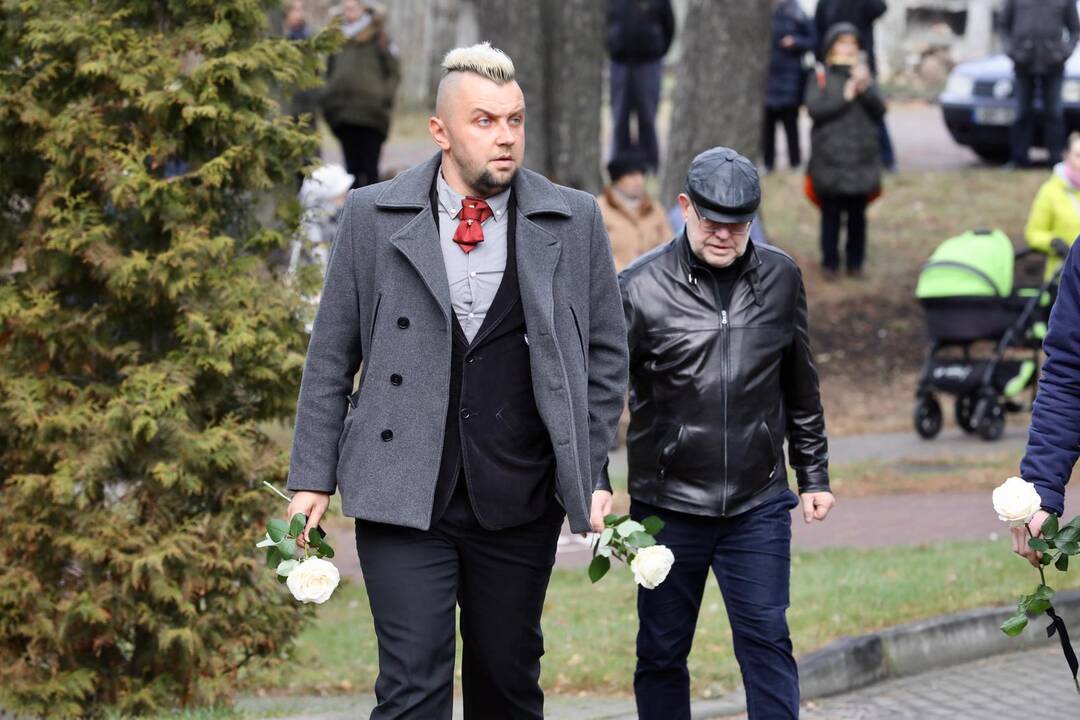 V. Cololo atgulė amžinojo poilsio