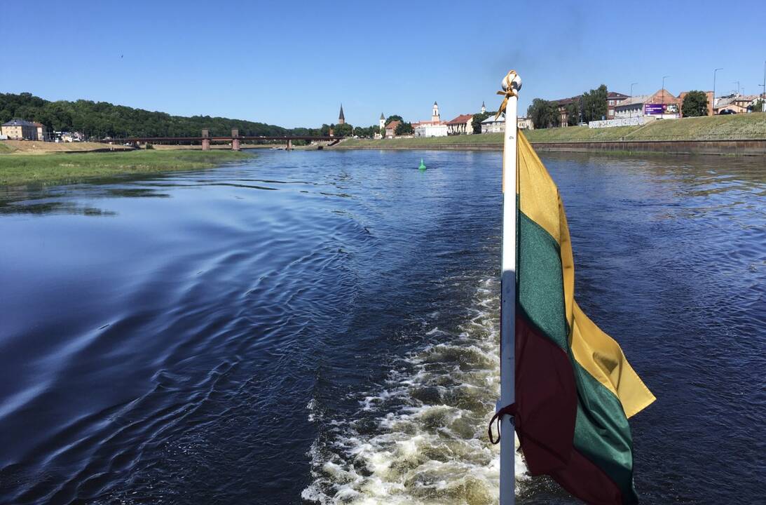 Kaune pristatytas pramoginis laivas „Žalgiris“