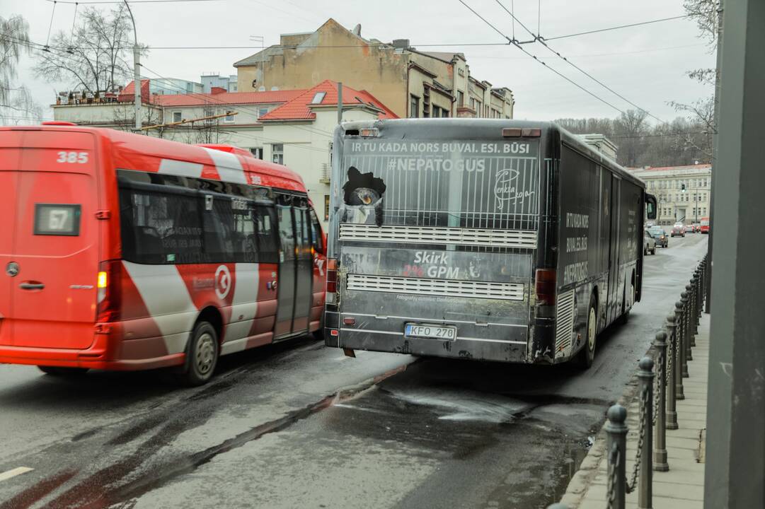 Kauno centre užsidegė autobusas