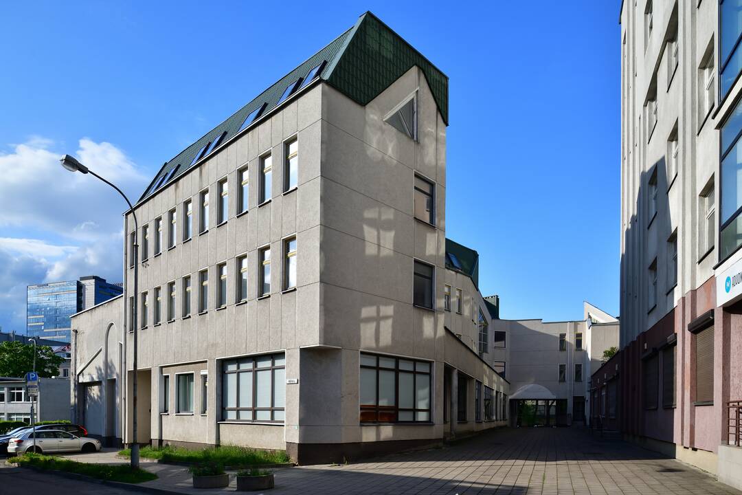 Lietuvos istorijos instituto direktorius habil. dr. Alvydas Nikžentaitis ir Valdovų rūmų muziejaus direktorius dr. Vydas Dolinskas pasirašo dvišalę bendradarbiavimo sutartį