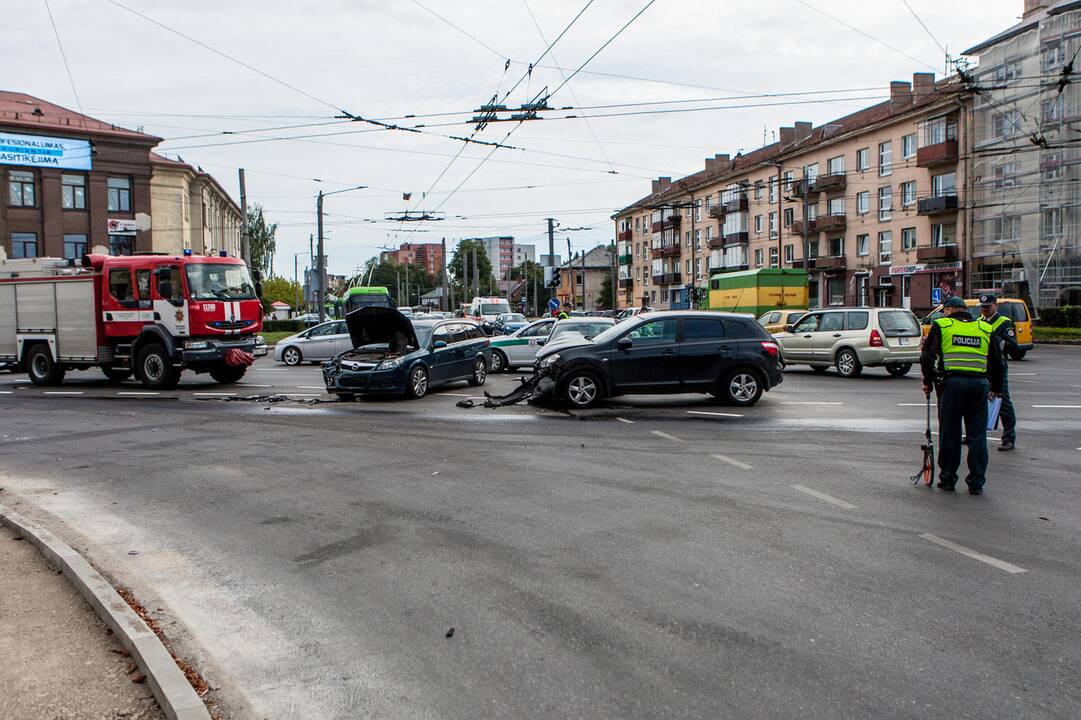 Avarija Savanorių ir Taikos prospektų sankryžoje