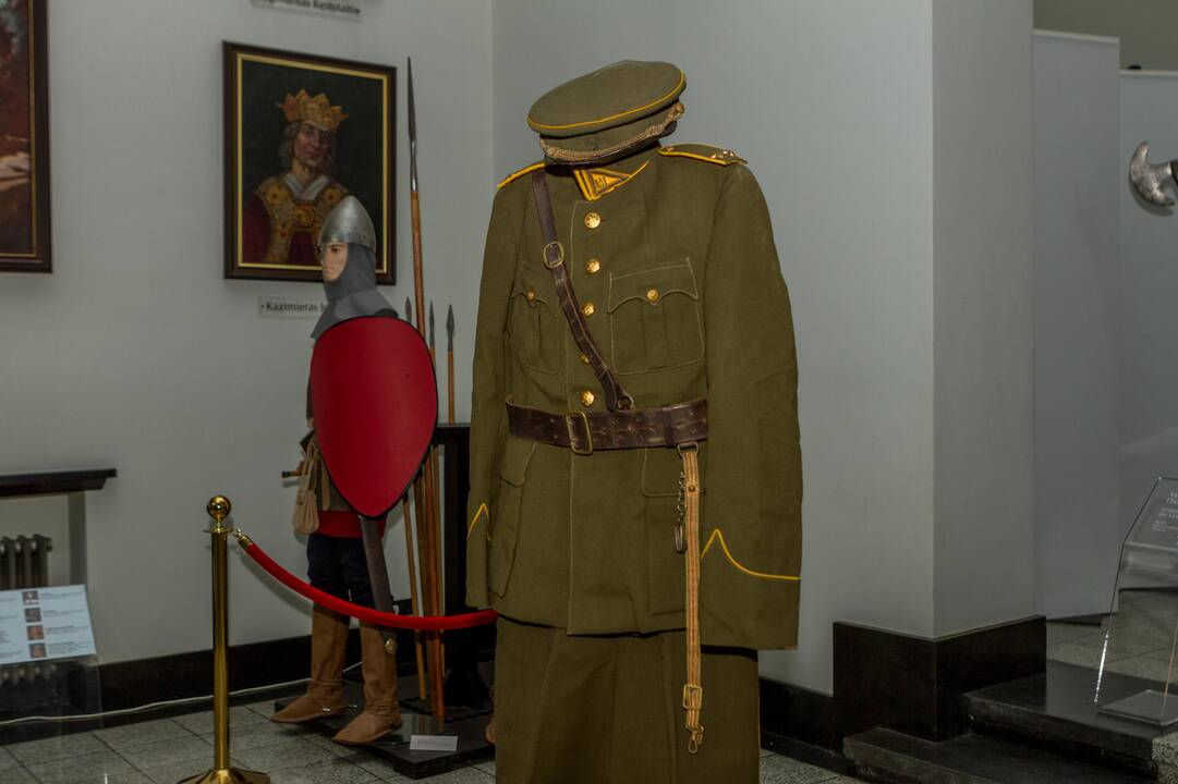 Karo muziejui perduota tarpukario uniforma