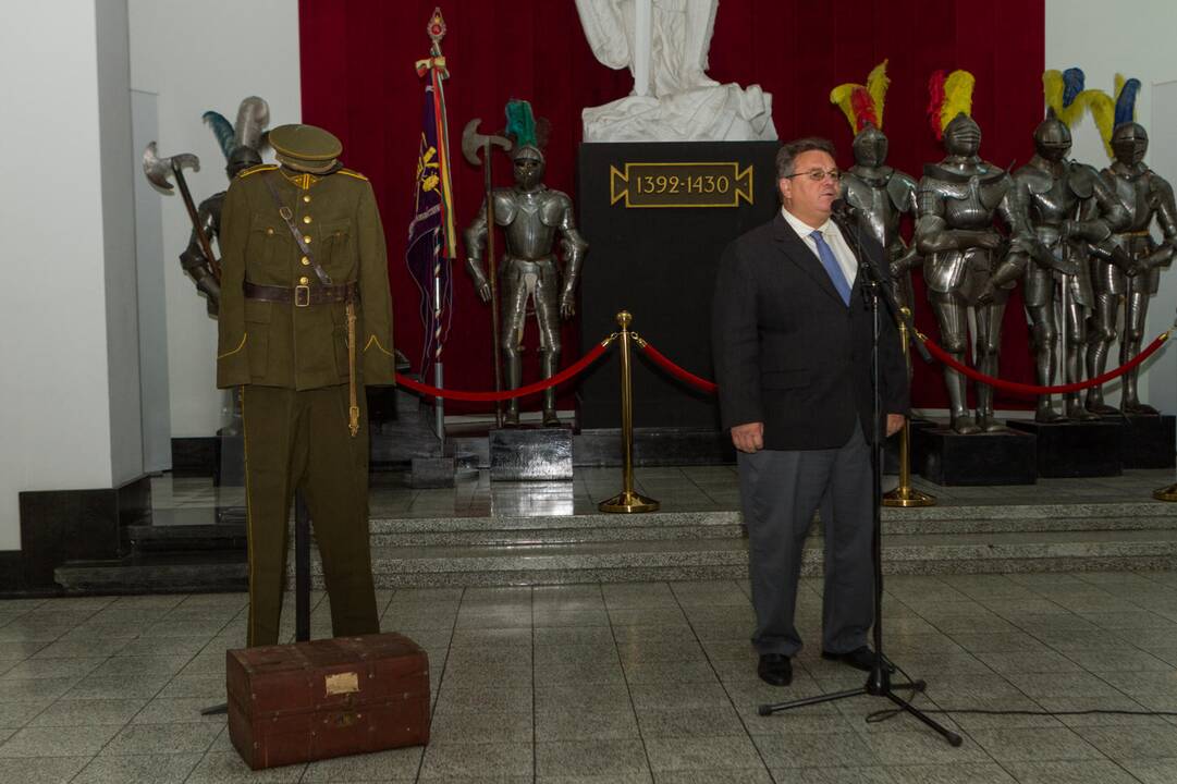 Karo muziejui perduota tarpukario uniforma