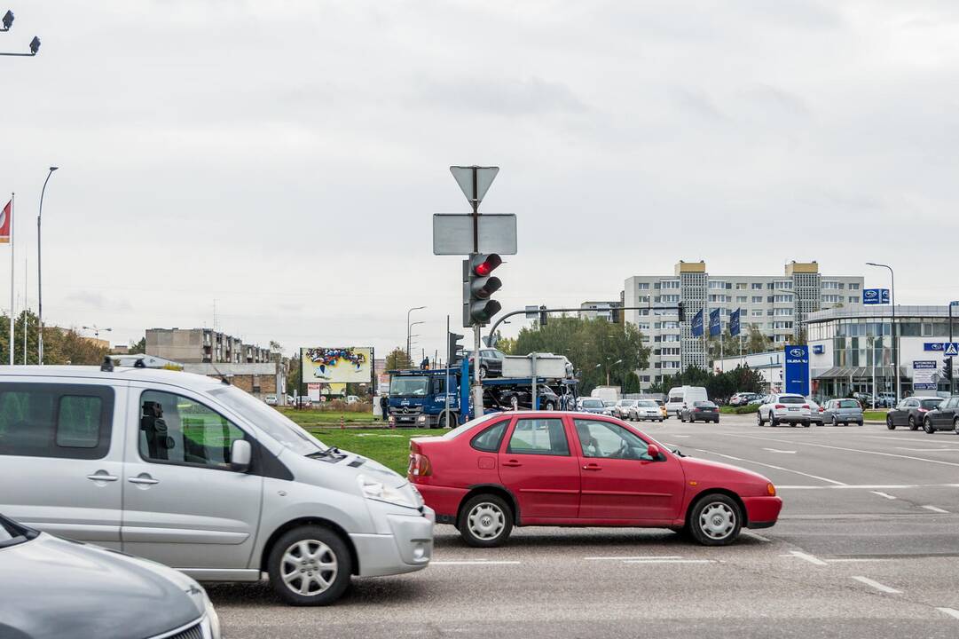 Muravos sankryžoje keičiasi eismo tvarka
