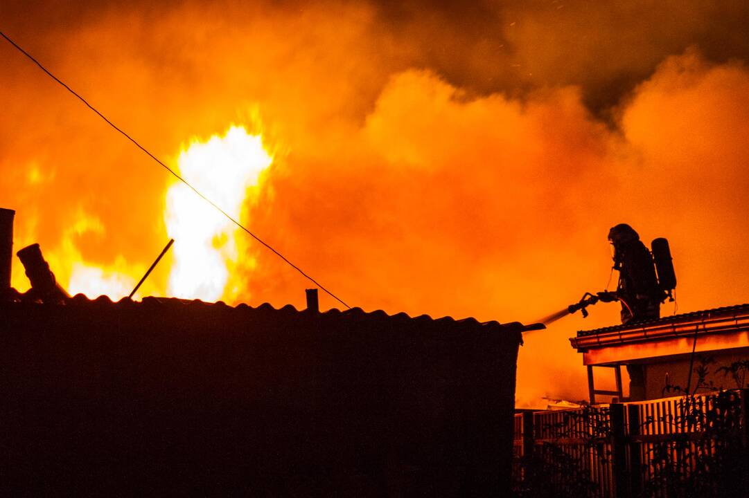 Didžiulis gaisras Karmėlavoje