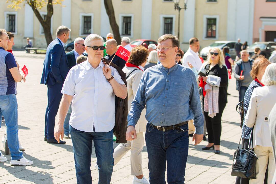 Gegužės 1-oji Rotušės aikštėje